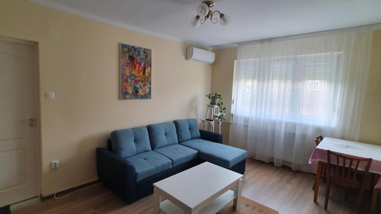 Apartamento Apartament Estera Oradea Exterior foto