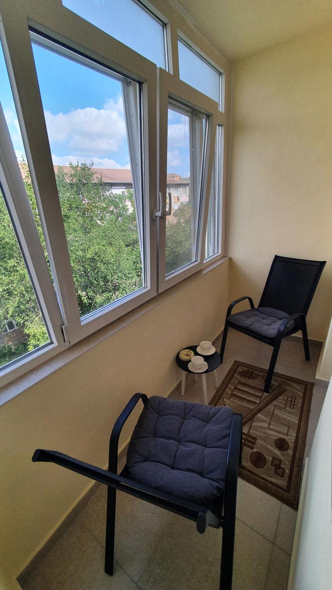 Apartamento Apartament Estera Oradea Exterior foto